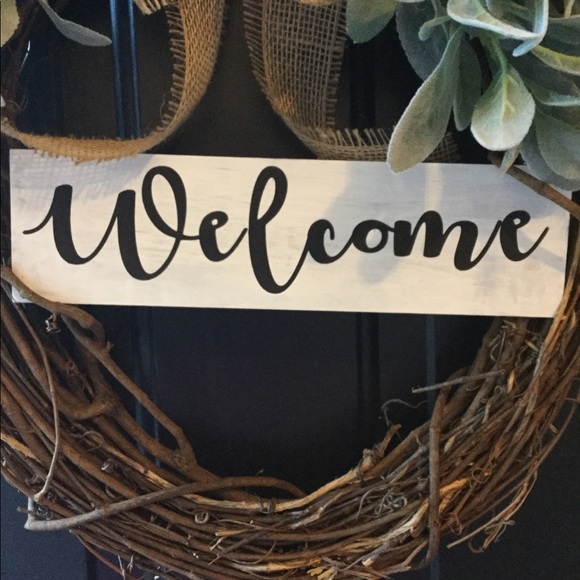 Lambs ear wreath with white wooden distressed sign - Picture 2 of 3